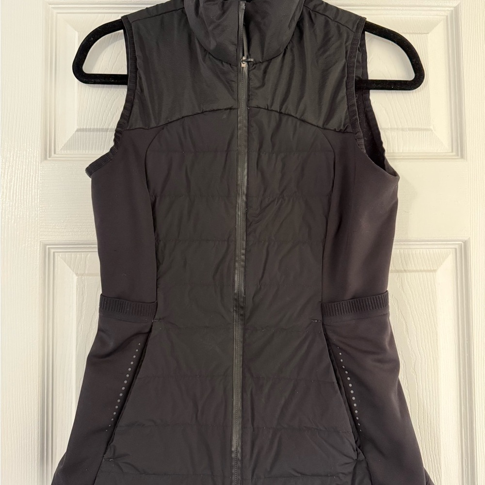 Women's Black Sleeveless Jacket